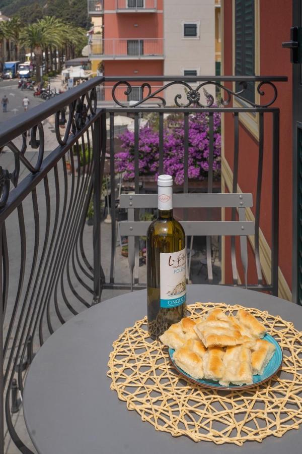 Moneglia In Piazza Apartment Екстериор снимка